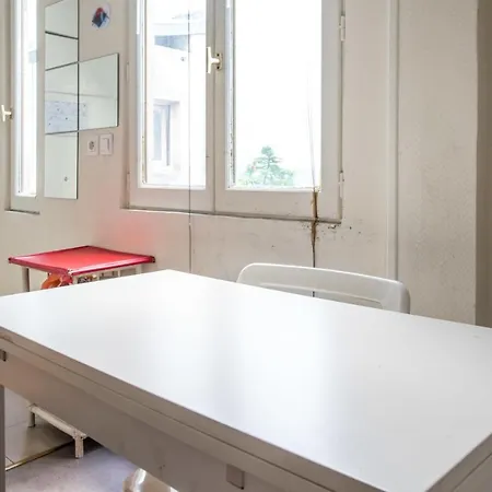 Charming Studio Bastille Apartment
